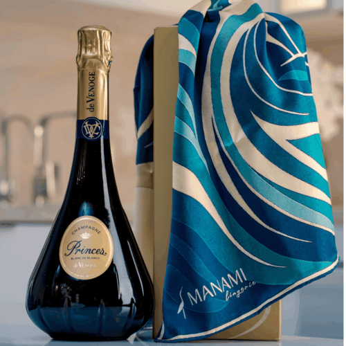 De Venoge Blanc de Blancs ajándékcsomag – MANAMI selyem kendő